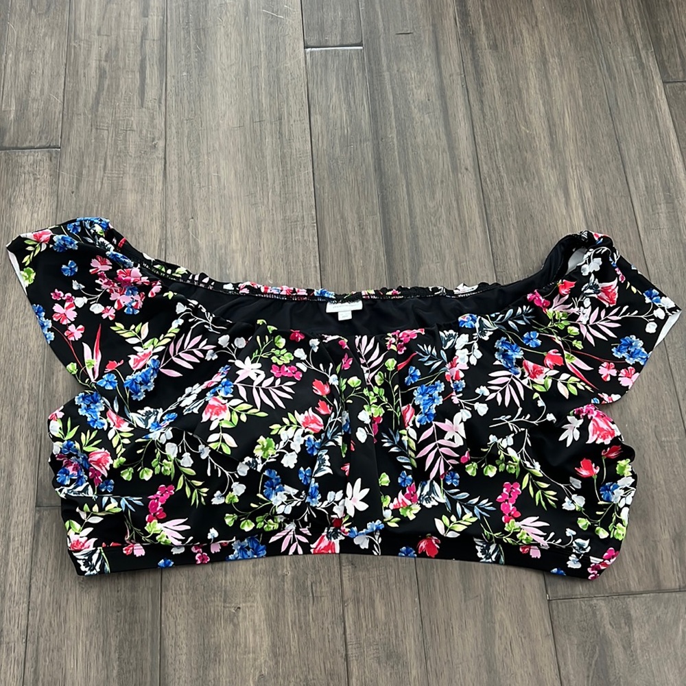 Avenue Womens Black Floral Swimsuit Top Plus Size 32W‎
